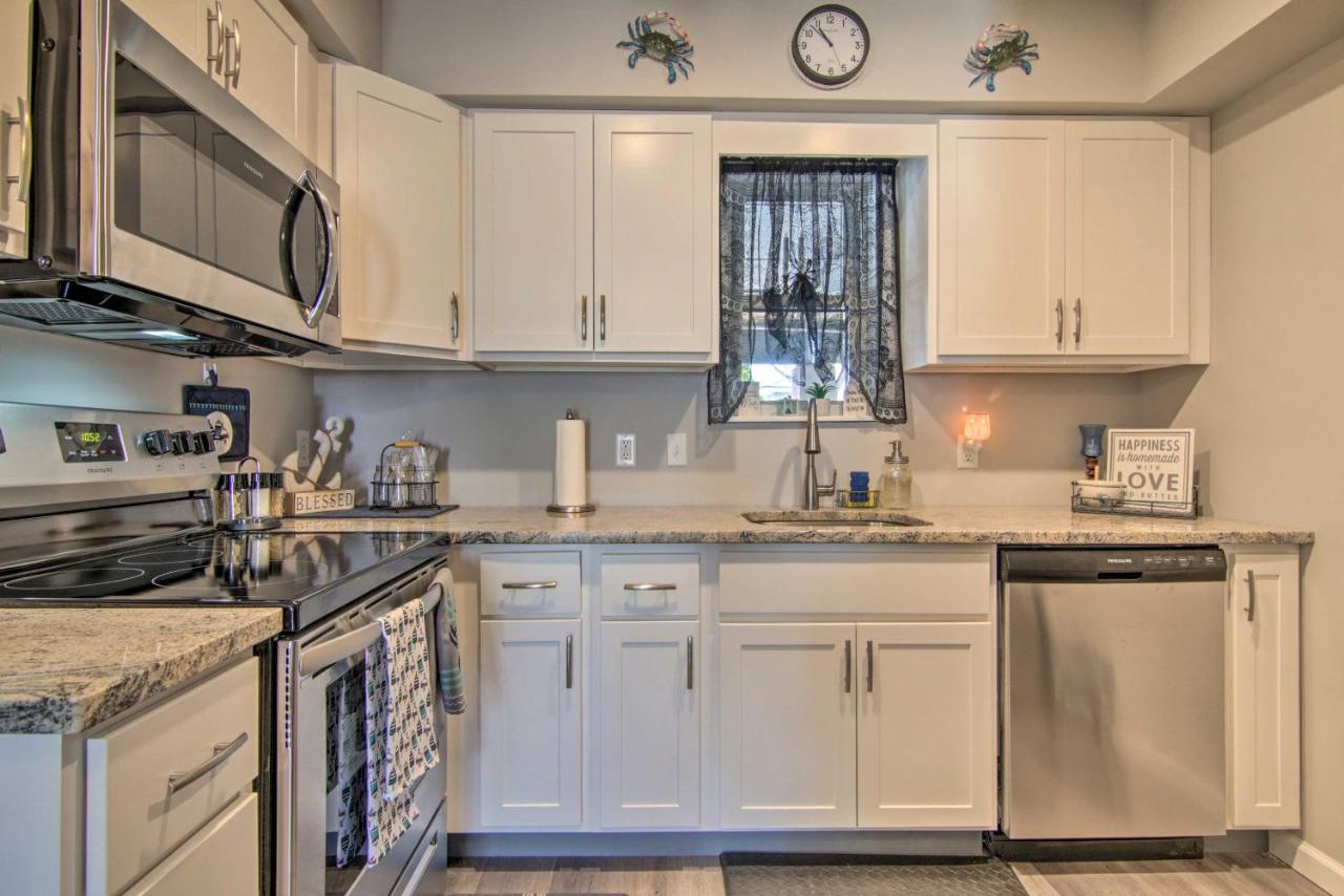 Airy Ocean City Condo On Canal Front With Deck! Экстерьер фото