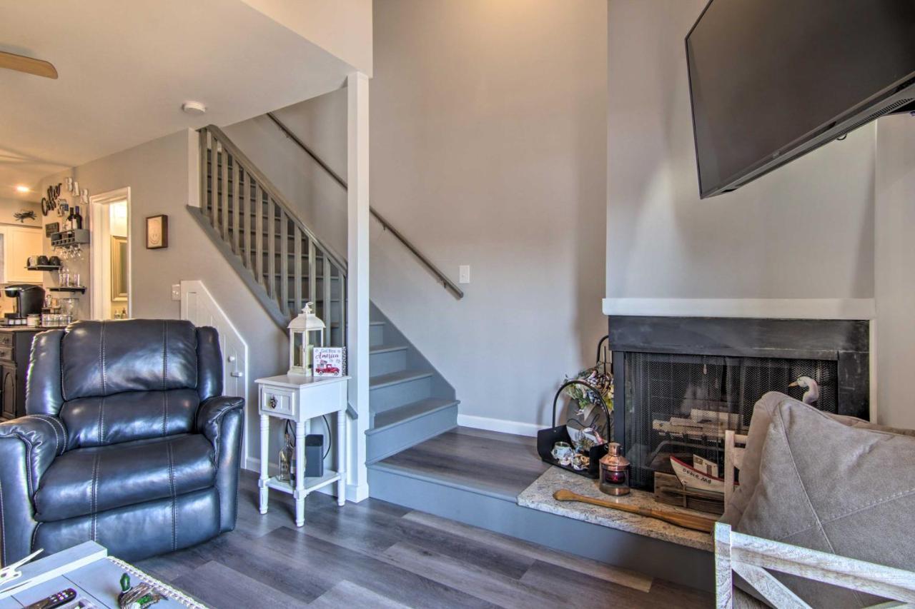 Airy Ocean City Condo On Canal Front With Deck! Экстерьер фото